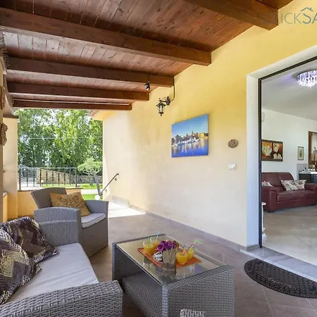 Villa Marlena With Pool For Exclusive Use For 10 People Alghero