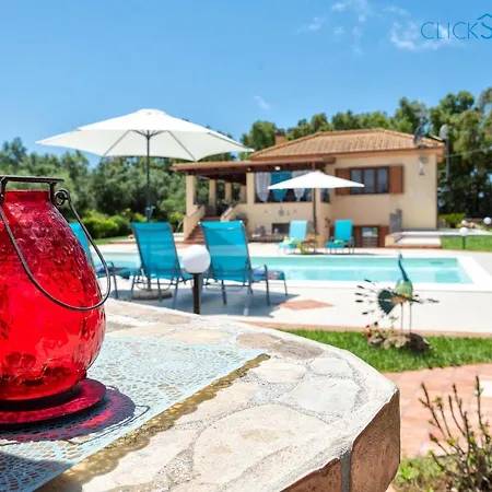 Marlena With Pool For Exclusive Use For 10 People Alghero